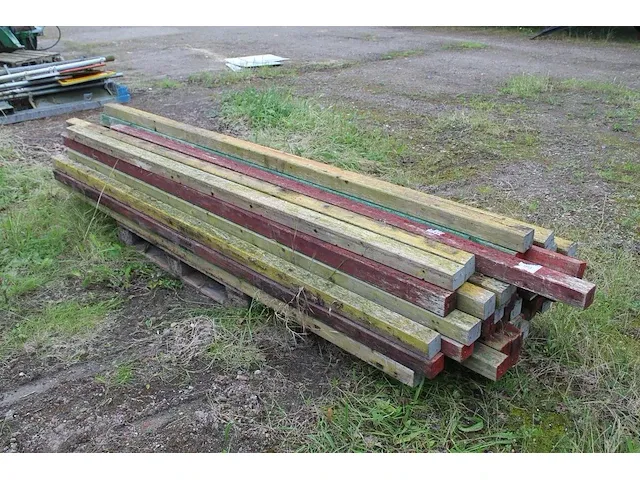 Profielpalen. ruim 50 stuks met o.a. lengte 280cm - afbeelding 1 van  3