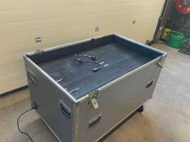 Projector lift in flightcase - afbeelding 2 van  5