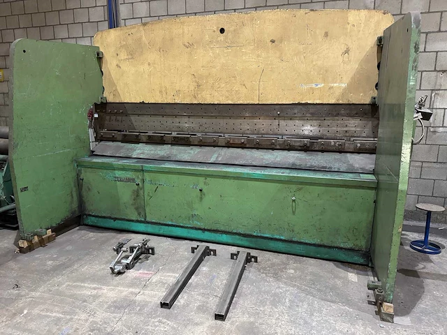 Promecam rg-204 kantbank v.v aanbouw en opspandelen 200 ton - afbeelding 1 van  12