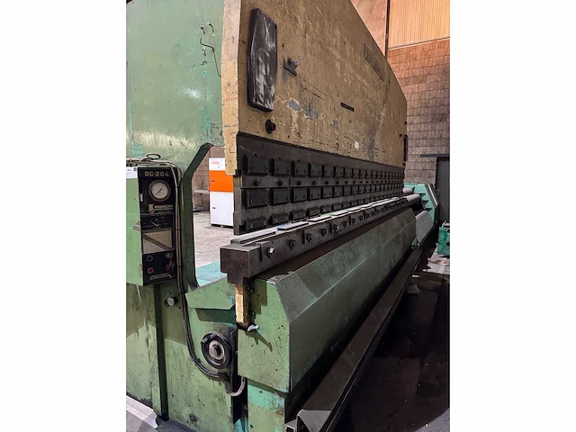 Promecam rg-204 kantbank v.v aanbouw en opspandelen 200 ton - afbeelding 6 van  12