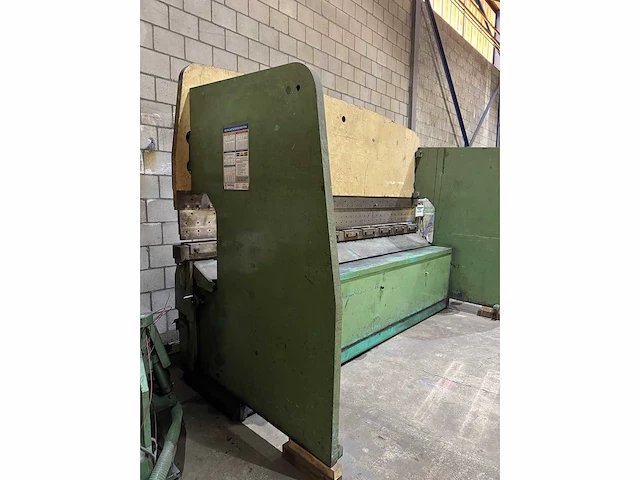 Promecam rg-204 kantbank v.v aanbouw en opspandelen 200 ton - afbeelding 9 van  12