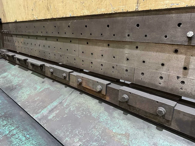 Promecam rg-204 kantbank v.v aanbouw en opspandelen 200 ton - afbeelding 11 van  12