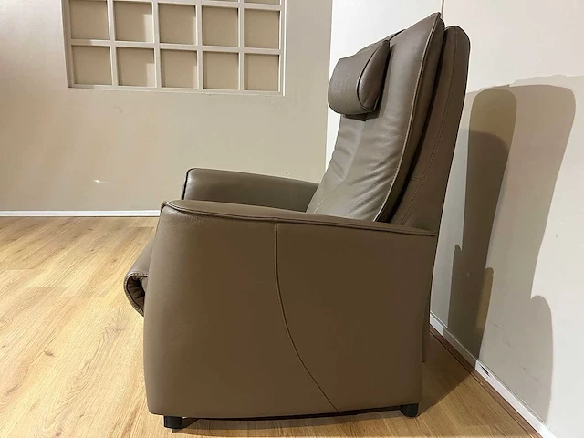 Prominent - romeo - fauteuil - showroommodel - afbeelding 4 van  13