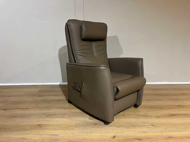 Prominent - romeo - fauteuil - showroommodel - afbeelding 9 van  13
