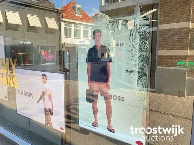 Promotiemateriaal in metalen lijsten - afbeelding 4 van  6
