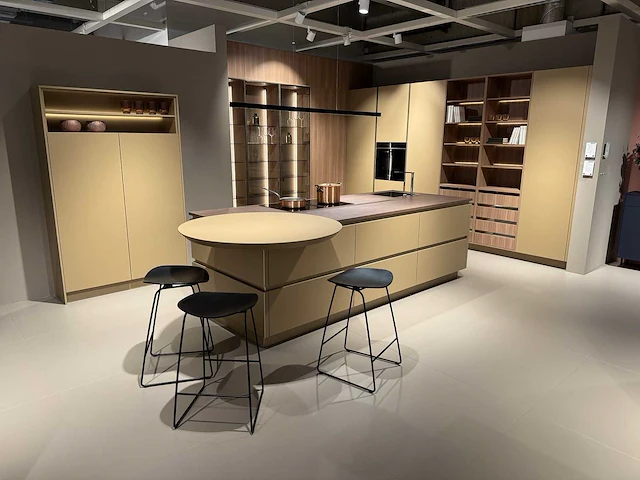 Pronorm - y-line - eiland beurskeuken - afbeelding 1 van  58