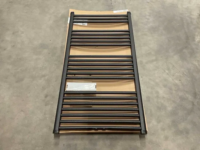 Prorad - bsl060b18so06nnn01 - designradiator - afbeelding 1 van  4