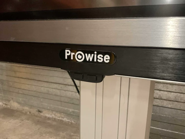 Prowise pro line ultra-hd 84” led multi-touchscreen op elektrische standaard - afbeelding 5 van  10