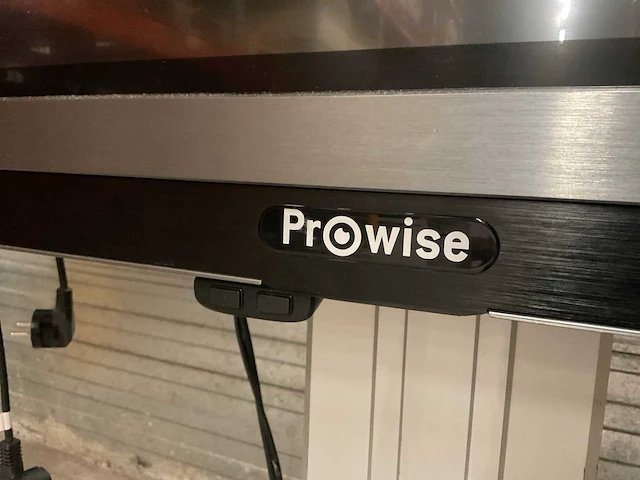 Prowise pro line ultra-hd 84” led multi-touchscreen op elektrische standaard - afbeelding 3 van  9