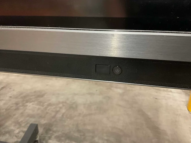 Prowise pro line ultra-hd 84” led multi-touchscreen op elektrische standaard - afbeelding 2 van  9