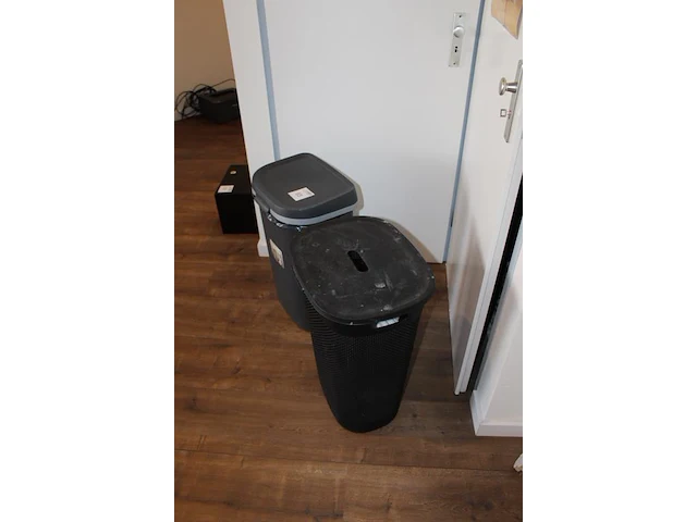 Prullen- en wasmand met hoogte 62 cm. - afbeelding 2 van  2