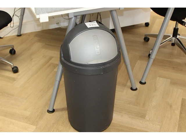 Prullenbak curver hoogte 70 cm. - afbeelding 1 van  2