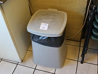 Prullenbak curver met hoogte 60 cm. - afbeelding 1 van  2