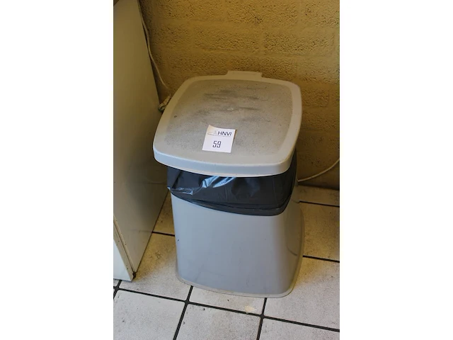 Prullenbak curver met hoogte 60 cm. - afbeelding 2 van  2