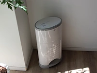 Prullenbak korbell met hoogte 53 cm en voetpedaal. - afbeelding 1 van  2