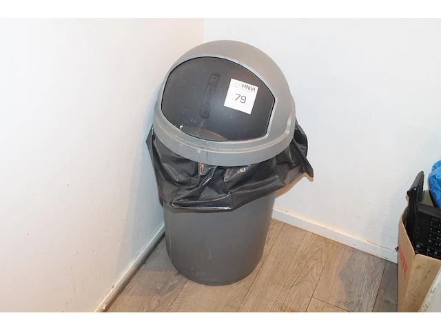 Prullenbak met deksel en hoogte 80 cm. - afbeelding 1 van  2