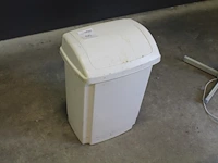 Prullenbak met klepdeksel en hoogte 60 cm. - afbeelding 1 van  2