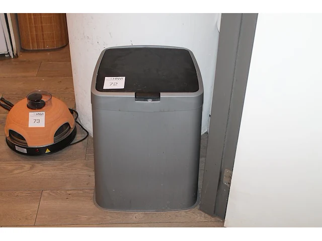 Prullenbak sunware met deksel en hoogte 55 cm. - afbeelding 1 van  2