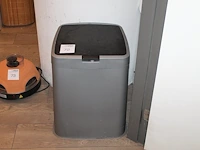 Prullenbak sunware met deksel en hoogte 55 cm. - afbeelding 1 van  2