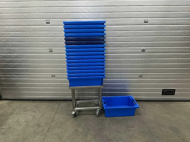 Psaplast kunststof bakken op rvs onderstel (17x) - afbeelding 1 van  7