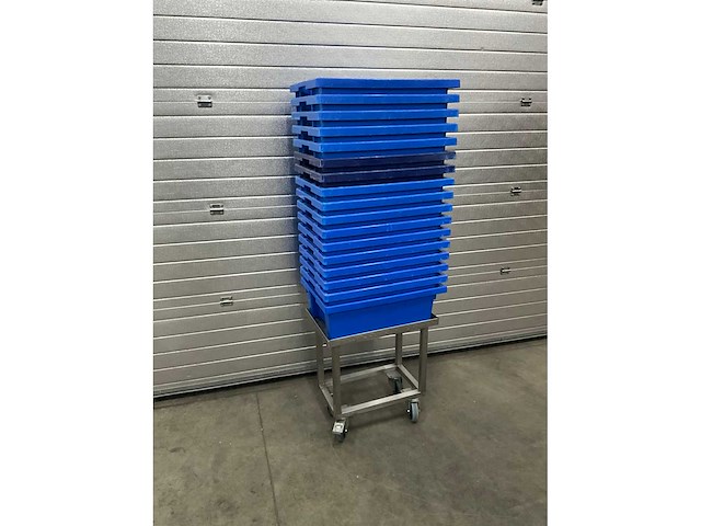 Psaplast kunststof bakken op rvs onderstel (17x) - afbeelding 6 van  7