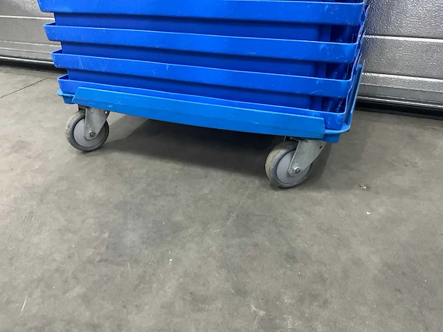 Psaplast kunststof bakken op trolly (26x) - afbeelding 6 van  6