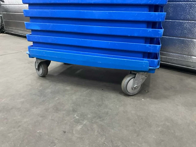 Psaplast kunststof bakken op trolly (26x) - afbeelding 6 van  7