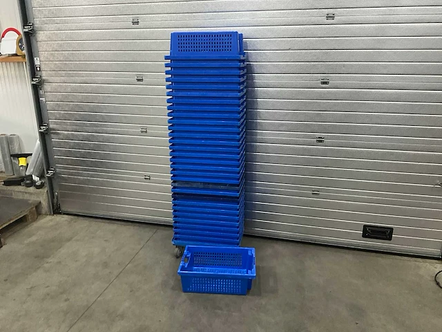 Psaplast kunststof bakken op trolly (31x) - afbeelding 1 van  6