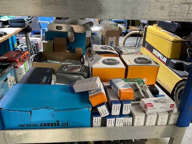 Puck, secu, ami, hopp sloten, deurbeslag - afbeelding 1 van  11