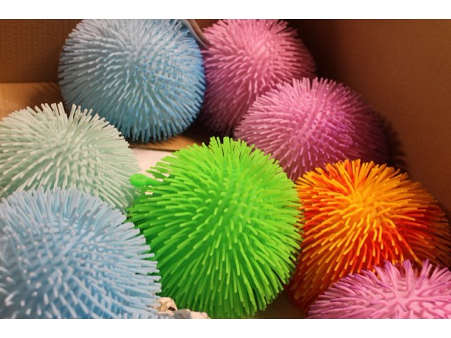 Puffer ballen 9 stuks - afbeelding 3 van  3