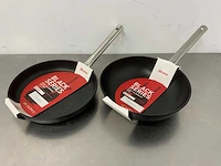 Pujadas - black series - aluminium koekenpan & wok ø 30 cm - afbeelding 1 van  3