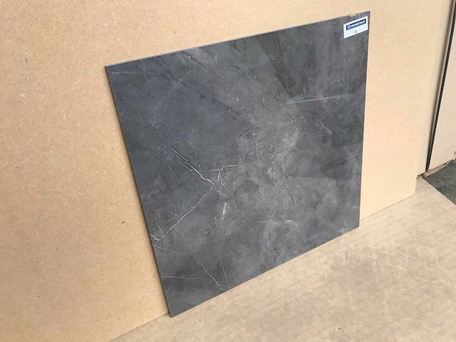 Pulpis nero gepolijst tegel 57 m² - afbeelding 5 van  8
