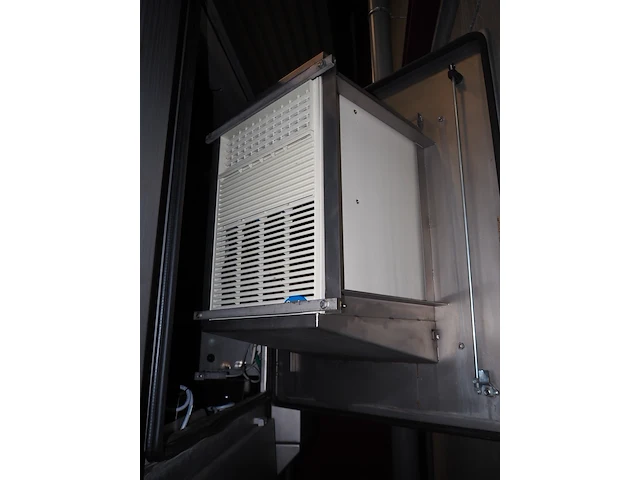Pulsarr industrial research bv / barco machine - afbeelding 22 van  37