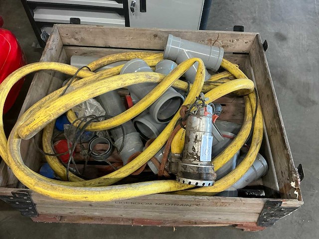 Pumps hulpstukken slangen en pomp - afbeelding 1 van  5