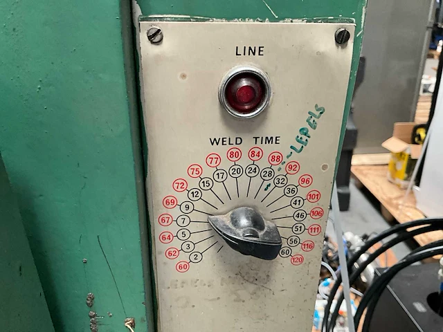 Puntlasmachine - afbeelding 6 van  9