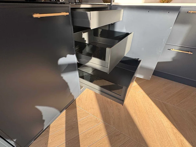 Punto - showroomkeuken - afbeelding 10 van  49