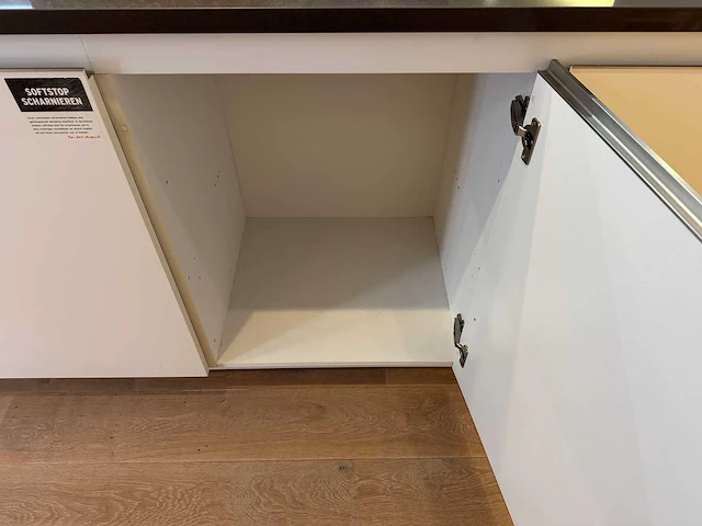 Punto - showroomkeuken - afbeelding 8 van  53