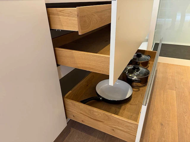 Punto - showroomkeuken - afbeelding 13 van  53