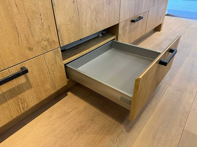Punto - showroomkeuken - afbeelding 30 van  53