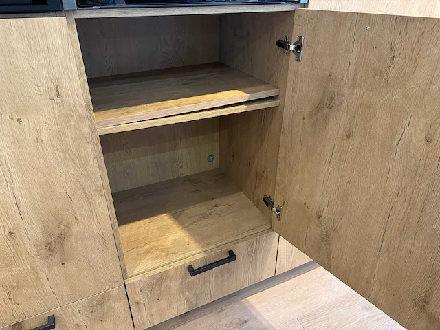 Punto - showroomkeuken - afbeelding 36 van  53