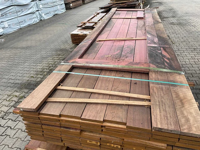 Purple heart hardhouten planken geschaafd 21x120mm, lengte 335-365cm (70x) - afbeelding 1 van  3