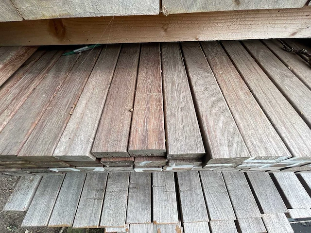Purple heart hardhouten planken geschaafd 21x40mm, lengte 90/95cm 90/125cm (180x) - afbeelding 1 van  3