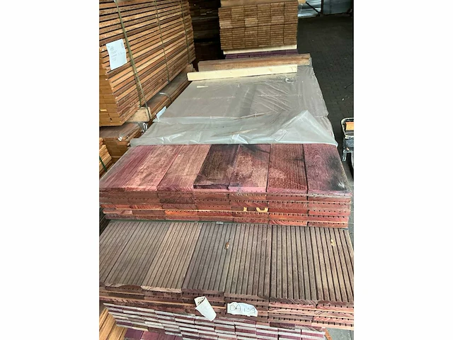 Purple heart hardhouten vlonderplanken 21x145mm, lengte 215-245cm (76x) - afbeelding 2 van  3