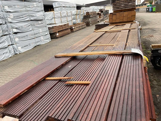 Purple heart hardhouten vlonderplanken 21x145mm, lengte 460-490cm (20x) - afbeelding 1 van  3