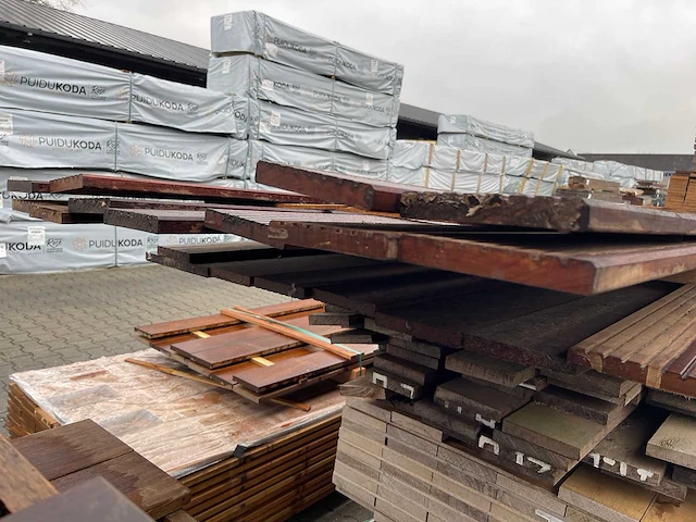 Purple heart hardhouten vlonderplanken 21x145mm, lengte 460-490cm (20x) - afbeelding 3 van  3