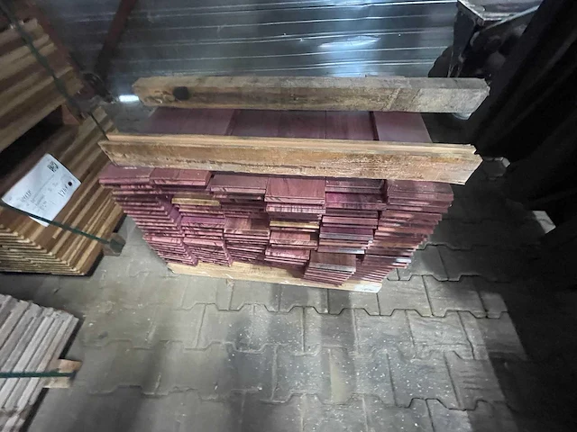 Purple heart kopse veer en groef (buitenparket) 650x145x21mm (135x) - afbeelding 1 van  3
