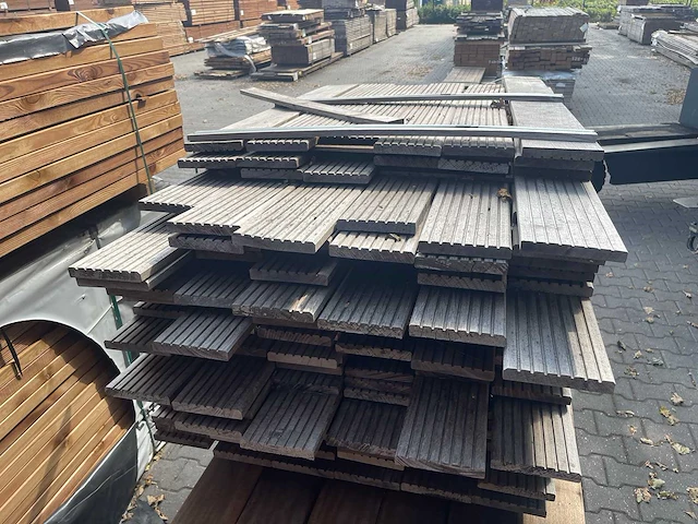 Purple heart planken geschaafd 1070-2100x145x21mm (163x) - afbeelding 1 van  3
