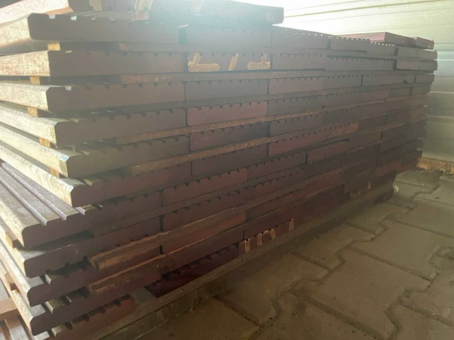 Purple heart planken geschaafd 2450x145x21mm (81x) - afbeelding 3 van  3