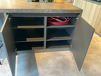 Puur beda firenze-fantasia eiland showroomkeuken met hoge kastenwand - afbeelding 5 van  34