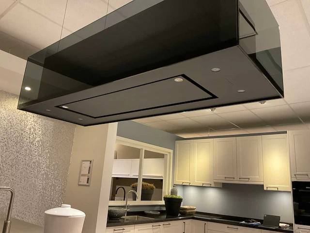 Puur regina eb gl gfo rustiek eiken gefineerd eiland showroomkeuken met hoge kastenwand - afbeelding 23 van  40